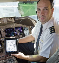 United Airlines launches paperless flight deck With iPad