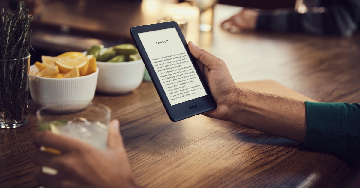 Amazon introduces new Kindle with adjustable front light