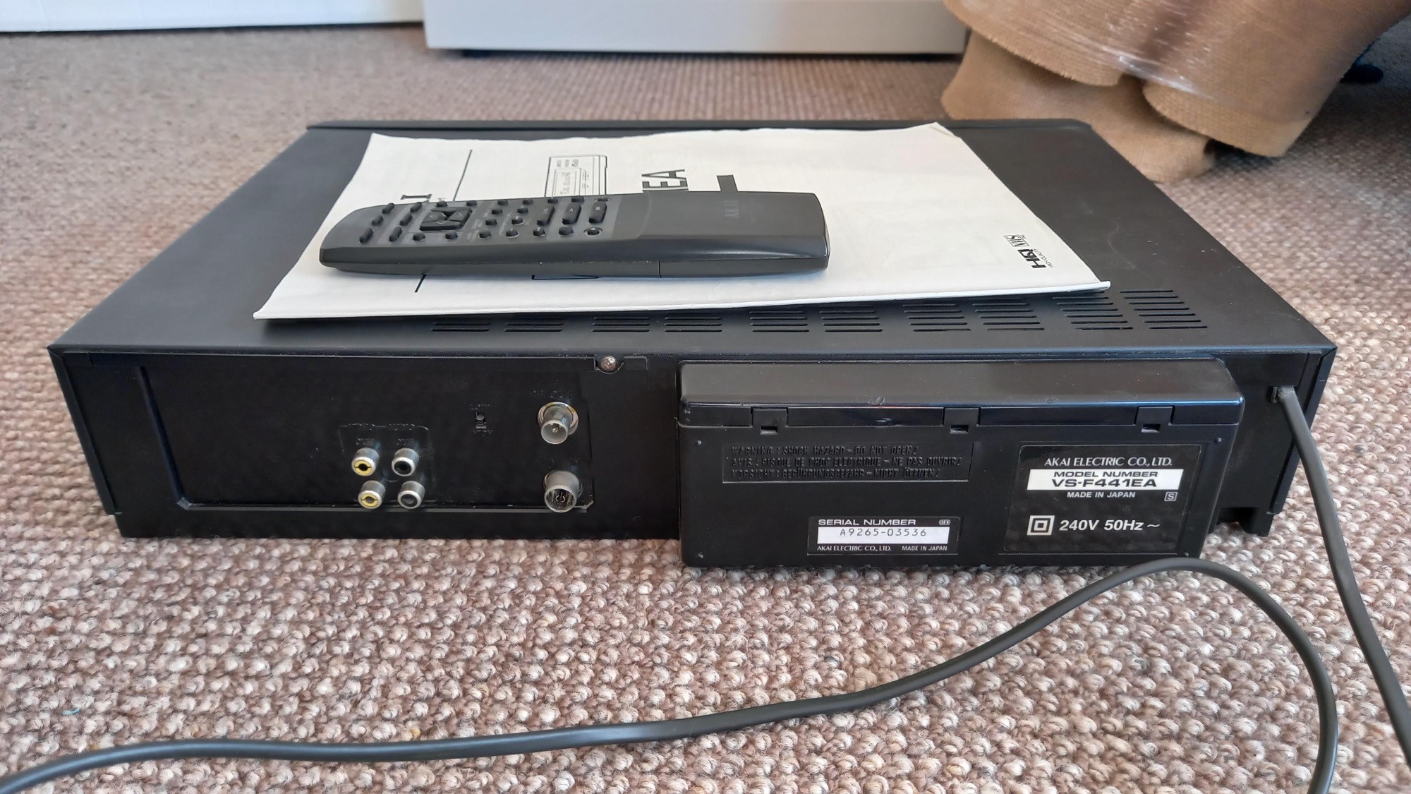 Akai VS-F441 VCR rear panel